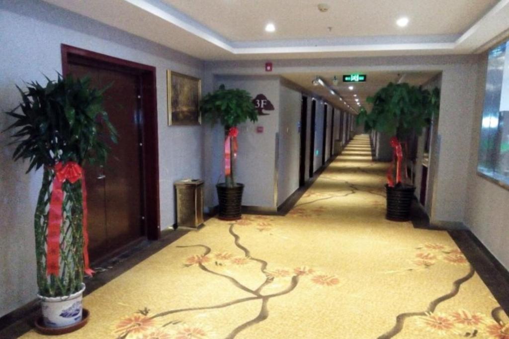 Greentree Inn Geermu Walking Street Business Hotel Golmud Exterior foto