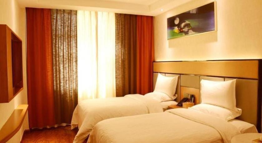 Greentree Inn Geermu Walking Street Business Hotel Golmud Exterior foto